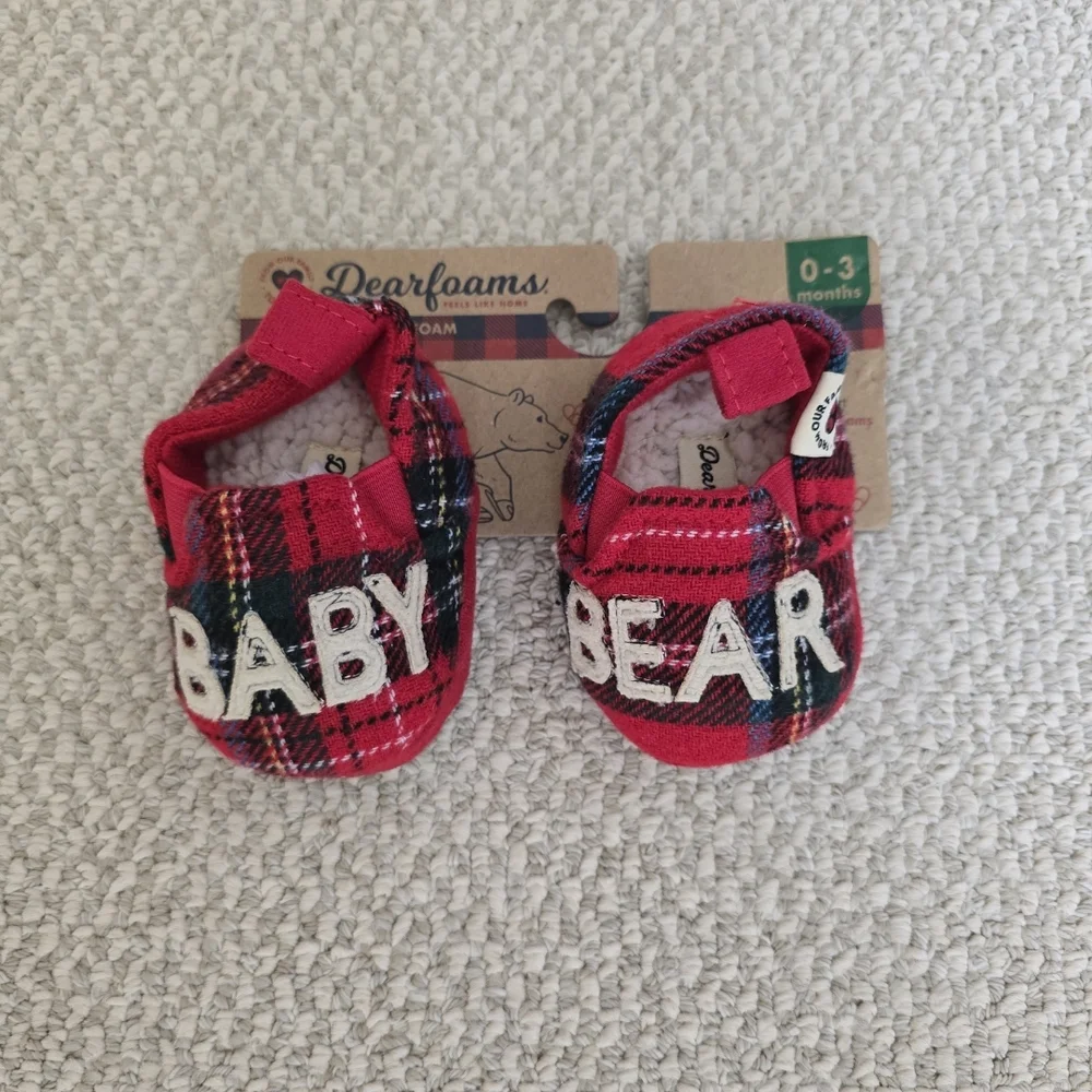 Dearfoams Red and White Cozy Slippers 0-3 Months